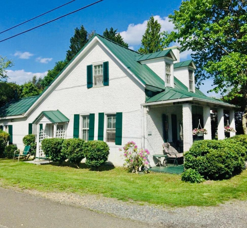 Across The Inn Entire Colonial House With Lovely Porch & Extremely Fast Wi-Fi Washington Exterior photo